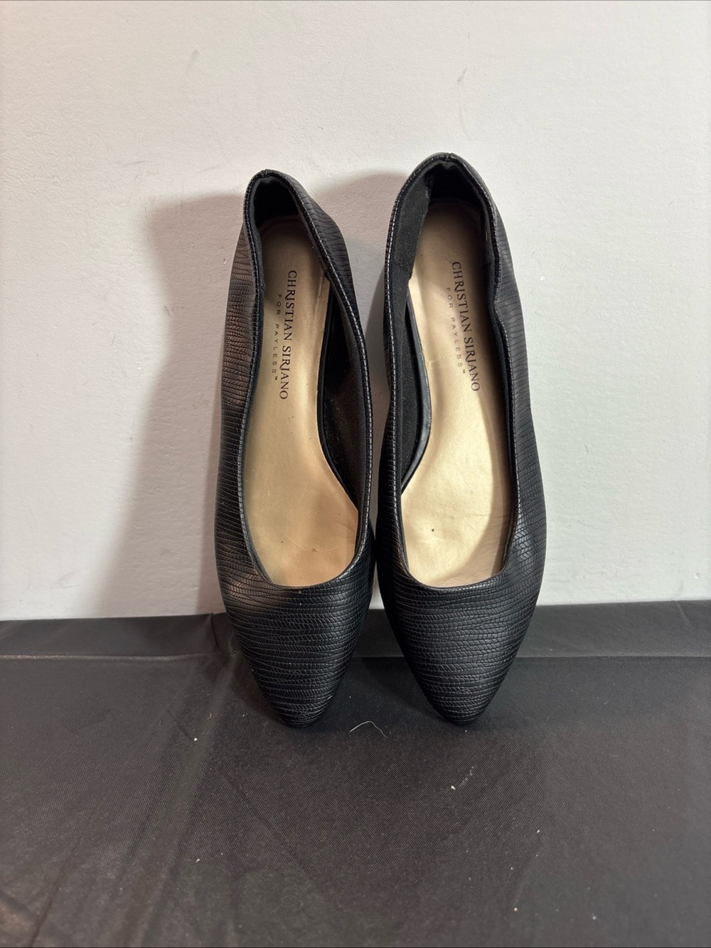 Christian Siriano Black Textured Pointed-Toe Flats. 9/20